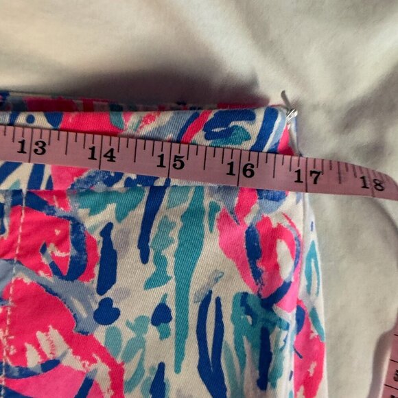 Lilly Pulitzer Hazelle Stretch Shorts 8 Cosmic Coral Cracked Up EUC - Picture 14 of 14